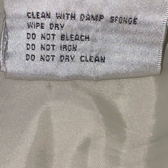 OSO Ivory Faux LeatherVest Removable Collar XL - Picture 9 of 9